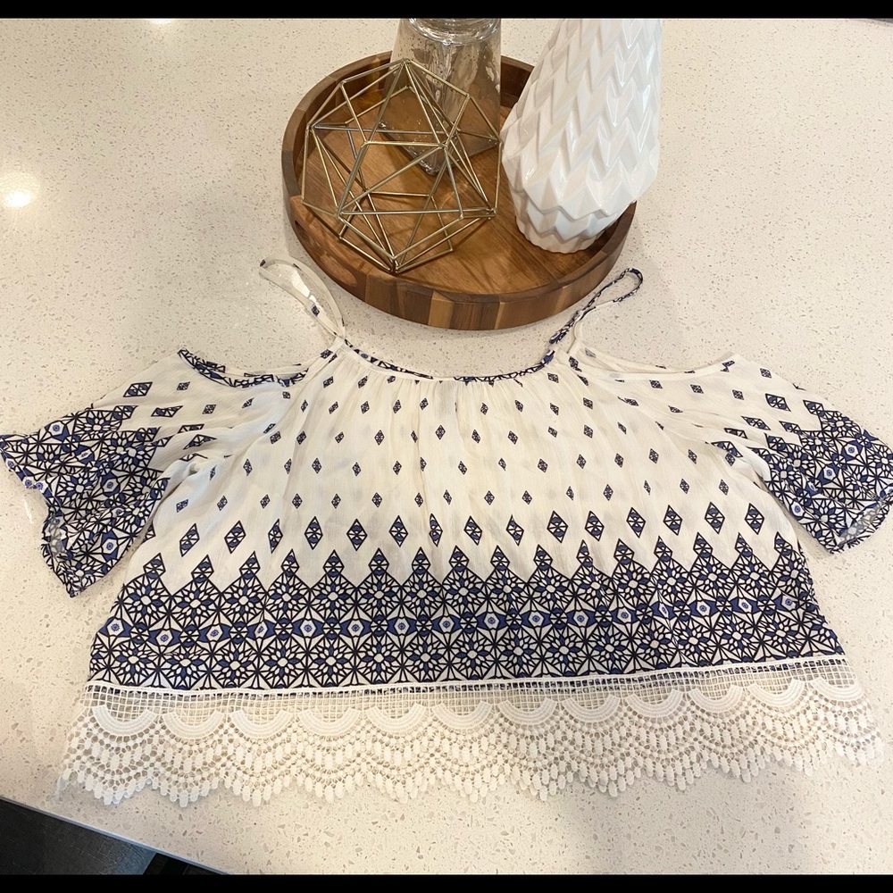 Divided women’s blue and white top size 6